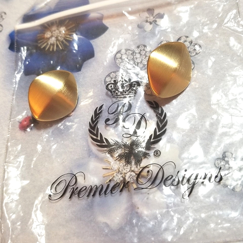 NEW Premier Designs Classic Brushed Gold Clip on Earrings